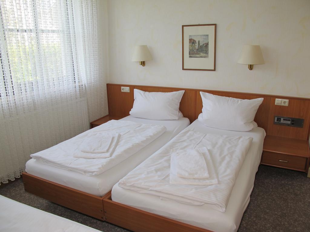Hotel Onkel Tom'S Huette Gottinga Esterno foto